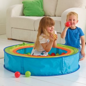 Worlds Apart Ballbasseng 